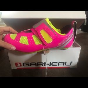 NWT Garneau Women’s cycling shoes - size 8US/39EUR
